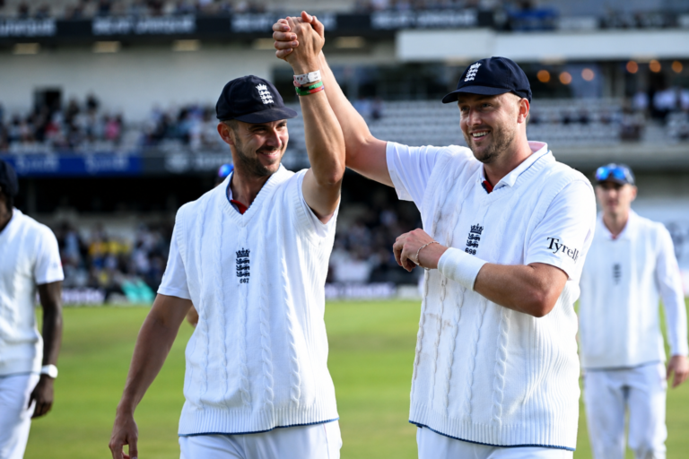 Pakistan’s Batting Collapse Hands England Early Advantage in Headingley Test